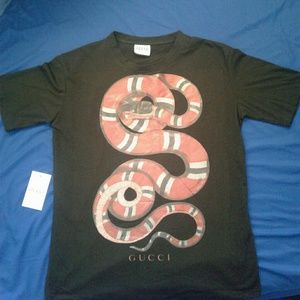 GUCCI Graphic Red White And Black Snake Shirt Larg